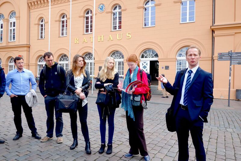 Meeting in front of Schweriner Rathaus