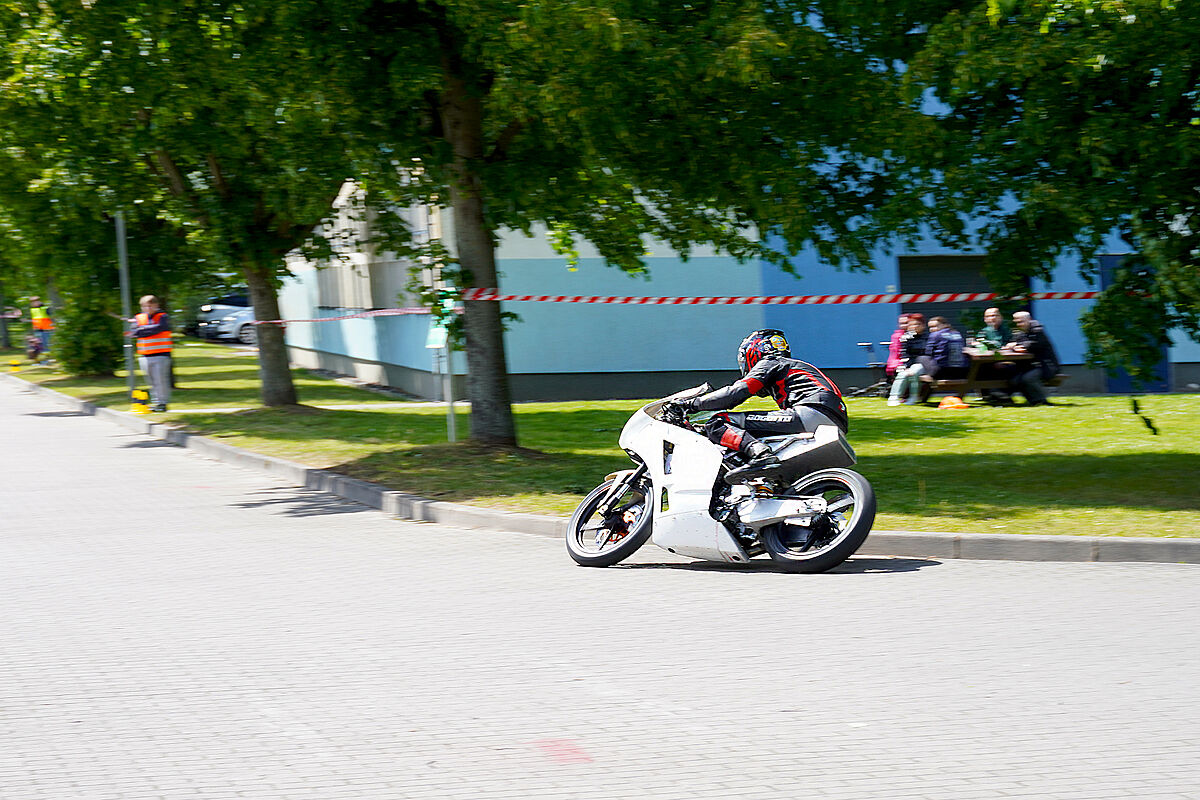 Das Motorrad vom MariTeam bei der Showfahrt