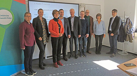 Partner des Projektes kamen in Schwedt zusammen, um auszuloten, wie sie weiter zusammenarbeiten. 