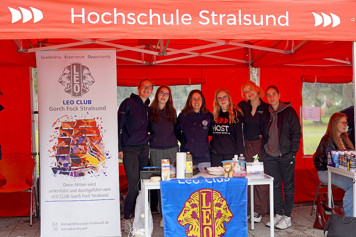 Leo Club der Hochschule Stralsund auf der Hochschulemesse mit 6 Mitgliedern