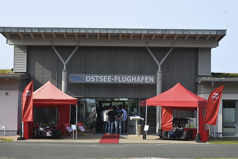 Ostsee Flughafen Barth Eingang