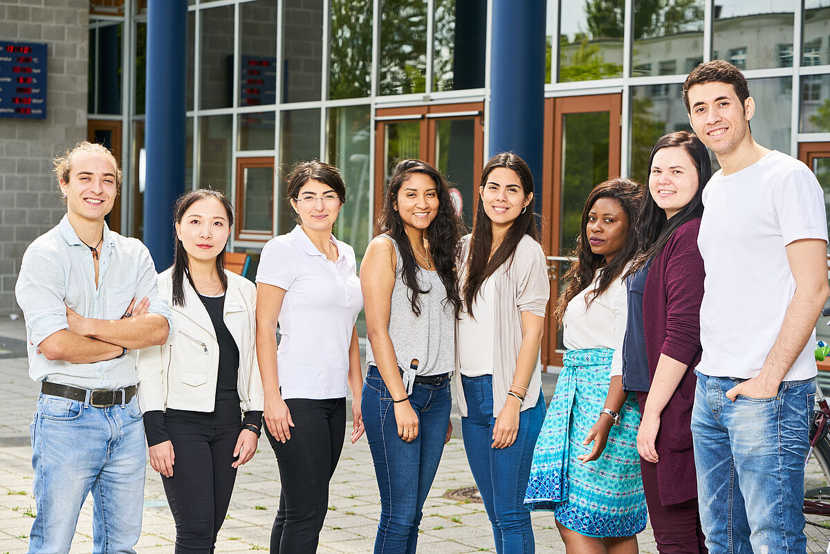 International students on the campus of Stralsund University of Applied Sciences