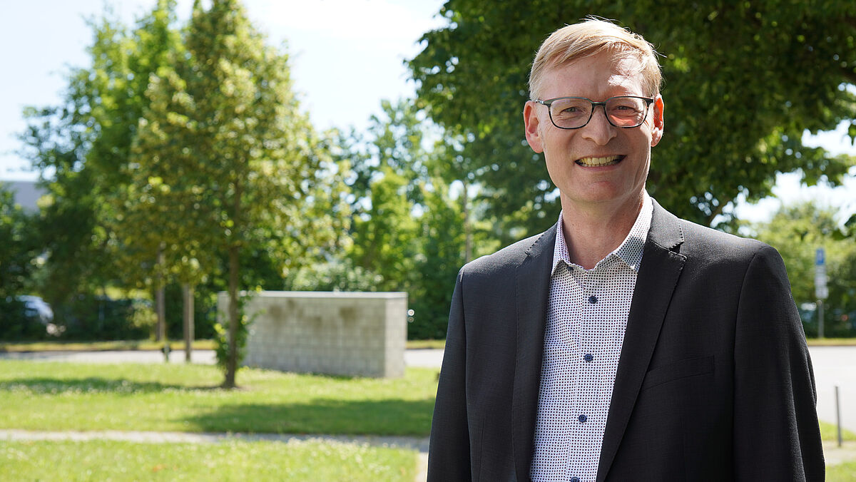 Prof. Dirk Engel 
