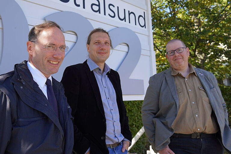 Prof. Dr.-Ing. Jens Ladisch (v. l.), Prof. Dr.-Ing. Mark Vehse und Prof. Dr. Christian Bunse 